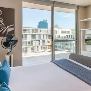 https://va-waterfront-luxury-apartments-by-mcstay.hotels-capetown.com