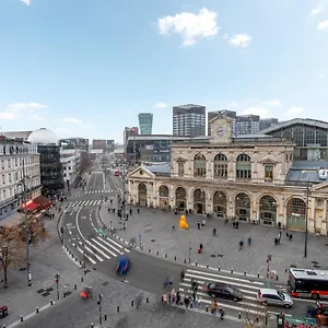 For 4 In Front Of Flandres Station Apartment